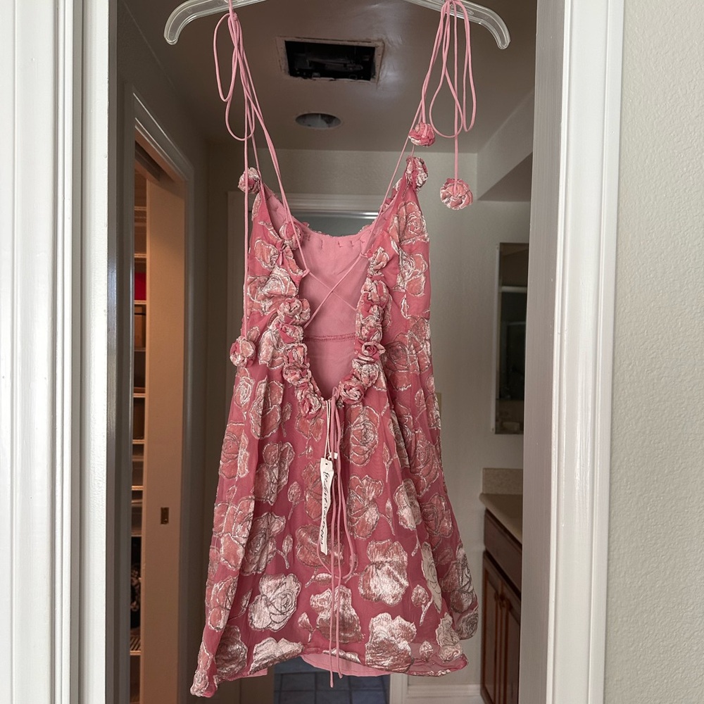 Beautiful for love and lemons dress, never worn. Perfect for a winter formal.